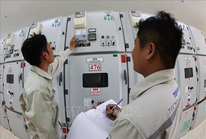 Ca trực vận hành sản xuất ở Nhà máy Điện Mặt Trời Trung Nam – Thuận Nam của Công ty TNHH Điện Mặt Trời Trung Nam Thuận Nam, xã Thuận Nam, tỉnh Khánh Hoà. Ảnh: Vũ Sinh – TTXVN