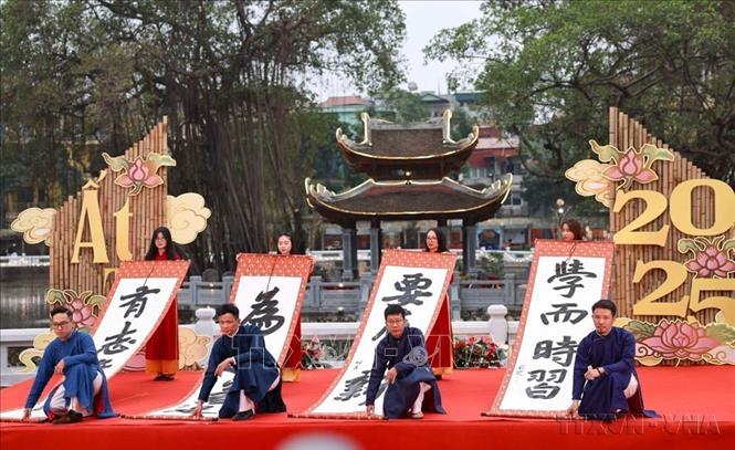 Hội chữ Xuân Ất Tỵ 2025 và triển lãm thư pháp 