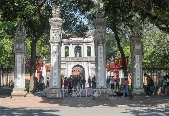 Văn Miếu–Quốc Tử Giám, được công nhận là di tích lịch sử văn hóa cấp quốc gia vào năm 1962 và cấp quốc gia đặc biệt vào năm 2012, được Nhà nước và Thành phố Hà Nội quan tâm, dành nhiều nguồn lực đầu tư tôn tạo, tu bổ các hạng mục công trình kiến trúc và phụ trợ để phát huy giá trị của di tích. Ảnh: Hoàng Hiếu - TTXVN