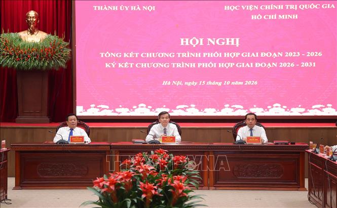 Các đại biểu chủ trì hội nghị. Ảnh: Văn Điệp - TTXVN