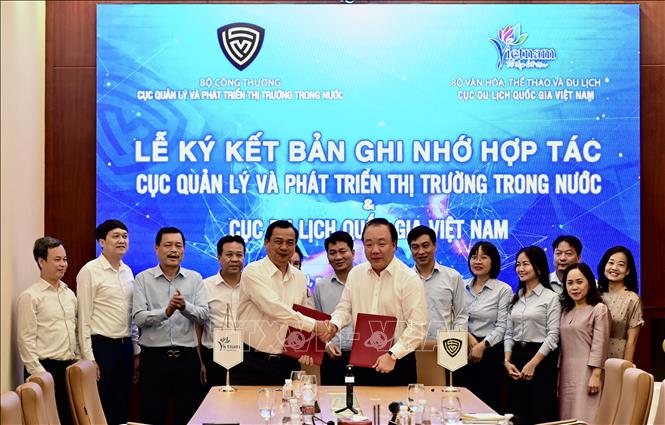Quang cảnh lễ ký kết.  Ảnh: TTXVN phát