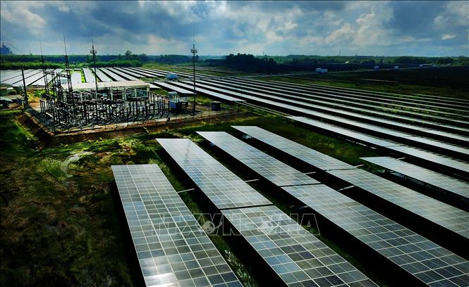 Trong lĩnh vực công nghiệp, Cần Thơ theo dõi sát tình hình hoạt động của doanh nghiệp, nhất là những ngành có tỷ trọng đóng góp lớn vào giá trị sản xuất. Ảnh: Duy Khương – TTXVN