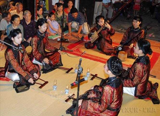 Tháng 10/2009, Ca trù của Việt Nam được UNESCO công nhận là di sản phi vật thể nhân loại cần bảo vệ khẩn cấp. Ảnh: Nhật Anh - TTXVN