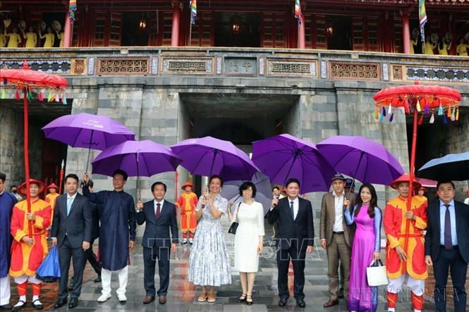 Tổng Giám đốc Tổ chức Giáo dục, Khoa học và Văn hóa Liên hợp quốc (UNESCO) Audrey Azoulay thăm quan Quần thể Di tích Cố đô Huế ([07/09/2022). Ảnh: Đỗ Trưởng – TTXVN