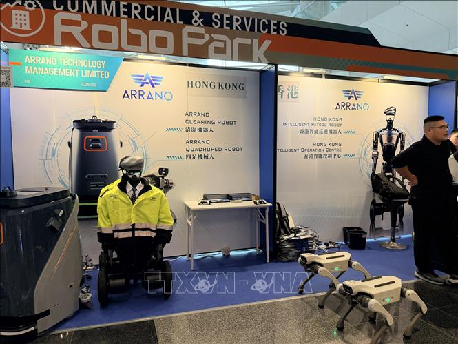 Một gian hàng trưng bày robot tại triển lãm. Ảnh: Lê Anh - PV TTXVN tại Hong Kong (Trung Quốc)