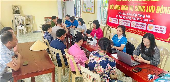 Từ tiếp nhận thông tin đến phân loại, chuyển xử lý và theo dõi kết quả, mô hình “Quét mã QR - Lắng nghe ý kiến Nhân dân” đang mở thêm kênh tương tác giữa chính quyền với người dân tại Thanh Hóa. Ảnh: Khiếu Tư - TTXVN