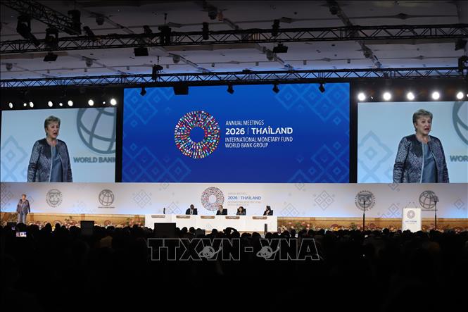 Tổng Giám đốc IMF Kristalina Georgieva phát biểu tại Phiên toàn thể Hội nghị Thường niên IMF - Ngân hàng Thế giới (WB) 2026. Ảnh: Trang Nhung - PV TTXVN tại Thái Lan