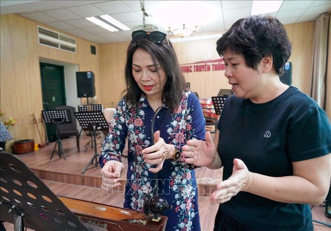 Một buổi tập luyện của các nghệ sĩ tại Học viện Âm nhạc Quốc gia Việt Nam. Ảnh: Khánh Hoà - TTXVN