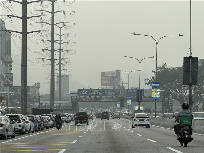 Khói mù ô nhiễm tại Kuala Lumpur, Malaysia. Ảnh: Thanh Bình - PV TTXVN tại Malaysia