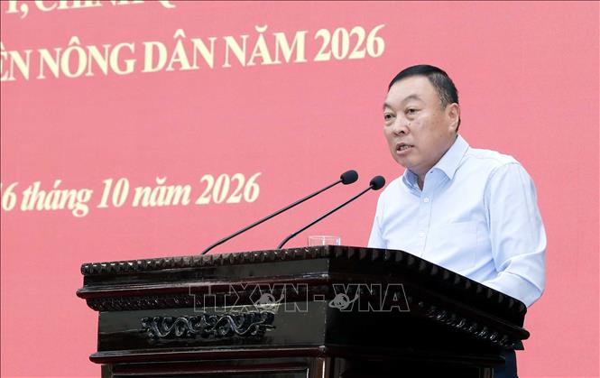 Giám đốc Sở Nông nghiệp và Môi trường Đinh Văn Tiên giải đáp thắc mắc của các đại biểu. Ảnh: Thái Thuần – TTXVN
