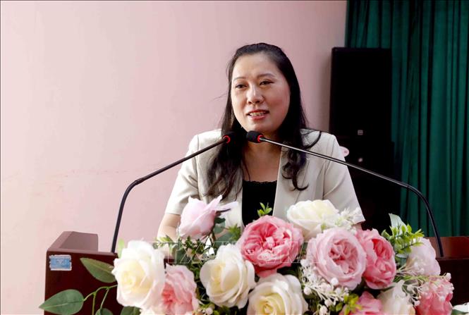 Bà Lê Thị Hồng Anh, Phó Giám đốc Sở Văn hóa, Thể thao và Du lịch tỉnh Sơn La phát biểu. Ảnh: Quang Quyết - TTXVN