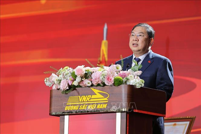 Đồng chí Phạm Gia Túc, Ủy viên Bộ Chính trị, Phó Thủ tướng Thường trực Chính phủ phát biểu chỉ đạo tại buổi lễ. Ảnh: Lê Đông - TTXVN
