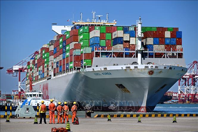 Quang cảnh cảng hàng hoá tại Thanh Đảo, tỉnh Sơn Đông, Trung Quốc. Ảnh: THX/TTXVN phát