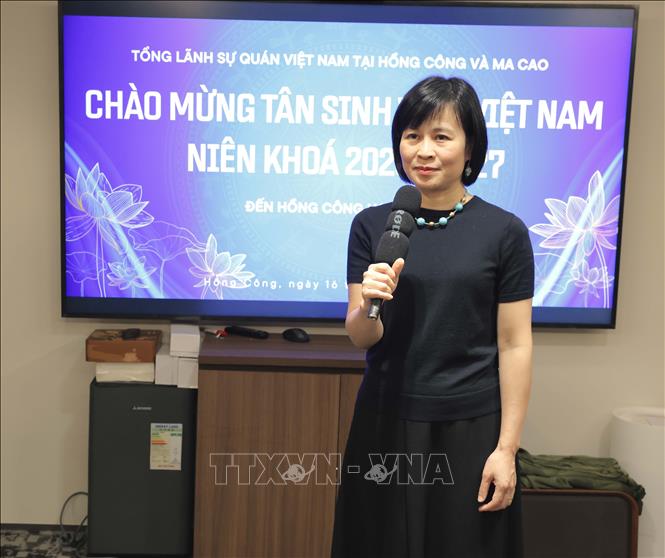 Tổng Lãnh sự Việt Nam tại Hong Kong và Macau Lê Đức Hạnh phát biểu chào mừng các tân sinh viên Việt Nam đến Hong Kong. Ảnh: Xuân Vịnh - PV TTXVN tại Hong Kong (Trung Quốc)