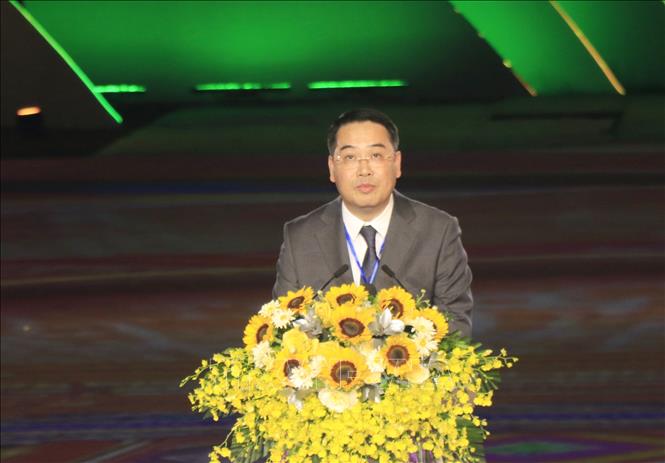Chủ tịch UBND tỉnh Lào Cai Nguyễn Tuấn Anh phát biểu khai mạc lễ hội. Ảnh: Đinh Thùy - TTXVN
