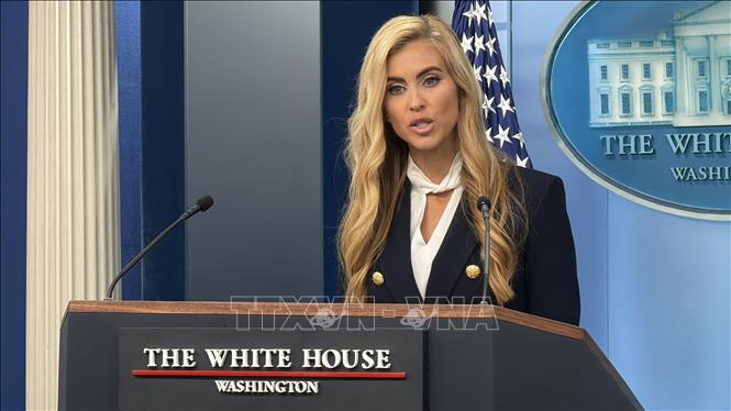 Phát ngôn viên Nhà Trắng Katie Zacharia trong cuộc họp báo tại Washington DC., ngày 13/10/2026. Ảnh: AA/TTXVN phát