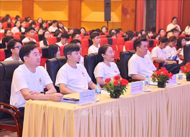 Các đại biểu tham dự buổi lễ. Ảnh: Minh Đức - TTXVN