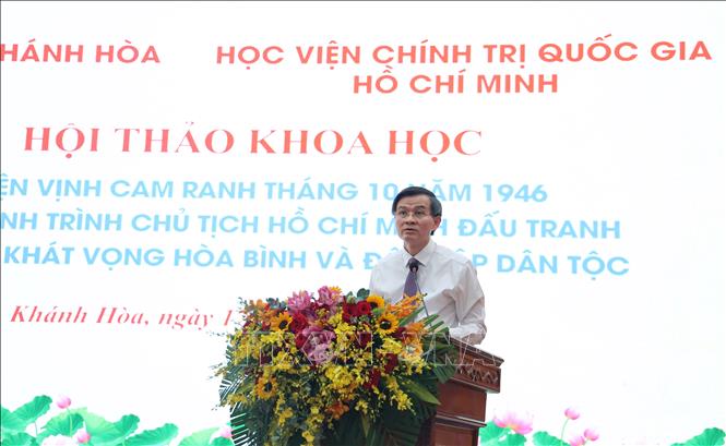 Đồng chí Đoàn Minh Huấn, Ủy viên Bộ Chính trị, Giám đốc Học viện Chính trị quốc gia Hồ Chí Minh phát biểu tại hội thảo. Ảnh: Đặng Tuấn -TTXVN 
