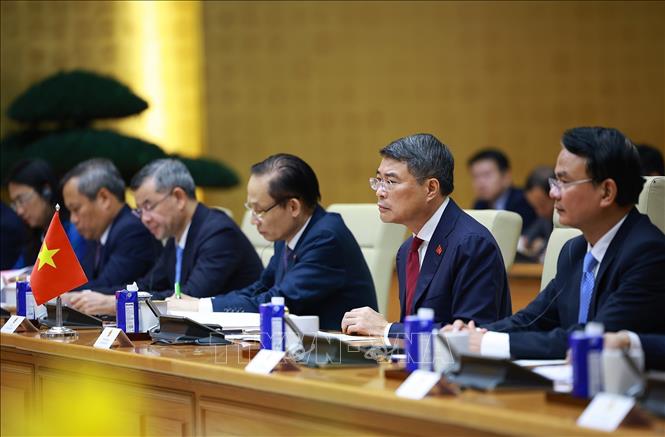 Thủ tướng Lê Minh Hưng phát biểu tại cuộc hội kiến Tổng thống Liên bang Thụy Sĩ Guy Parmelin. Ảnh: Dương Giang – TTXVN
