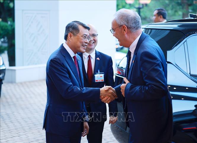 Thủ tướng Lê Minh Hưng hội kiến Tổng thống Liên bang Thụy Sĩ Guy Parmelin. Ảnh: Dương Giang – TTXVN
