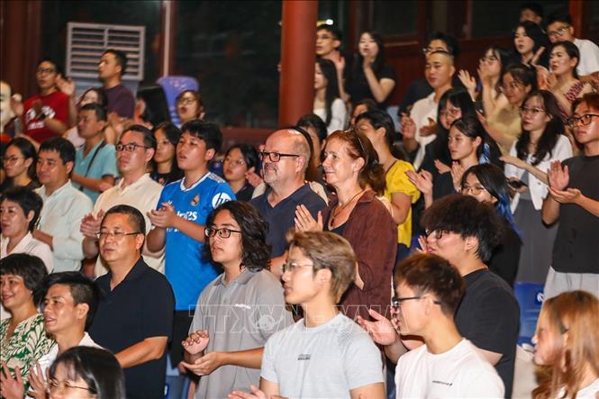 Chương trình thu hút sự yêu thích của khán giả. Ảnh: Khánh Hoà - TTXVN
