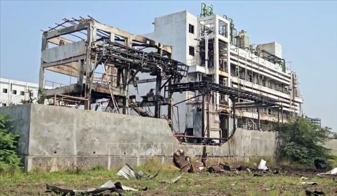 Hiện trường vụ nổ tại nhà máy dược phẩm SynZeal Pharmachem ở huyện Vagra, bang Gujarat, miền Tây Ấn Độ. Ảnh: ANI/TTXVN phát