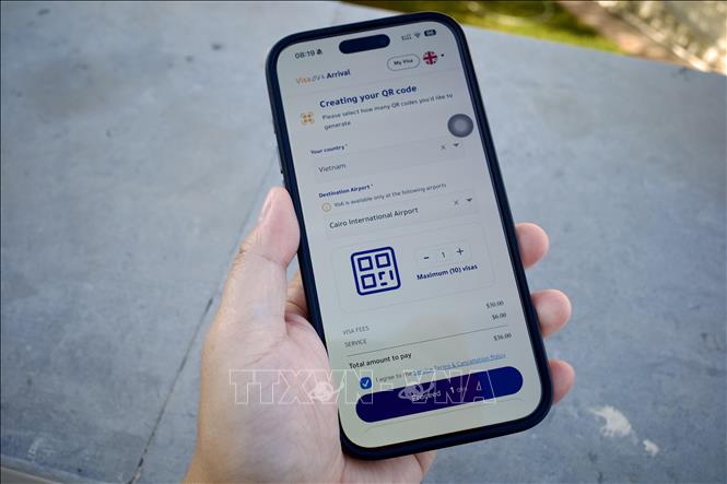 Ứng dụng di động cấp thị thực nhập cảnh bằng mã QR. Ảnh: Hoàng Nhật - PV TTXVN tại Ai Cập 