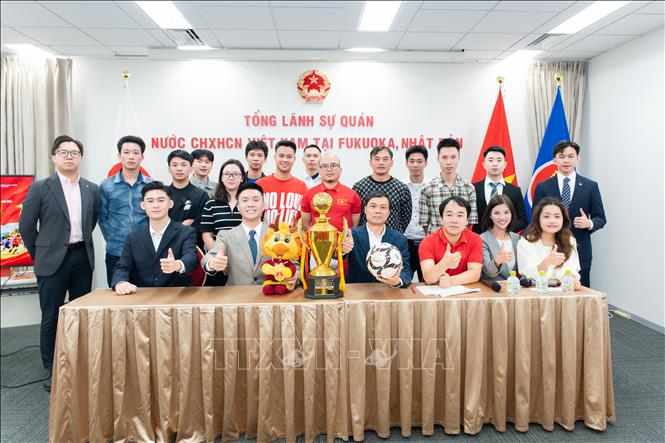 Ban Tổ chức tiến hành Lễ bốc thăm chia bảng Giải bóng đá “Đại đoàn kết Kyushu, Nhật Bản 2026” – một trong những hoạt động thể thao trọng tâm của Ngày hội năm nay.  Ảnh: Xuân Giao - PV TTXVN tại Nhật Bản
