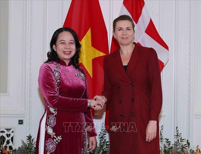  Trong chương trình thăm chính thức Vương Quốc Đan Mạch, chiều 21/11/2023, Phó Chủ tịch nước Võ Thị Ánh Xuân hội đàm với Thủ tướng Quốc Vương Đan Mạch Mette Frederiksen. Ảnh: An Đăng – TTXVN