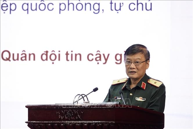 Thiếu tướng, PGS.TS Mai Quang Huy, Phó Giám đốc Học viện Kỹ thuật quân sự, phát biểu tại hội thảo. Ảnh: Hiền Hạnh – TTXVN 
