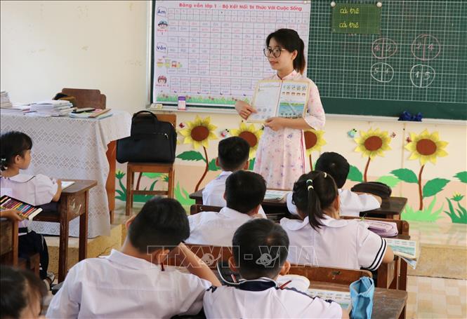 Giờ học của lớp 1/3 tại trường Tiểu học An Thạnh Thủy, tỉnh Đồng Tháp. Ảnh: Hữu Chí - TTXVN