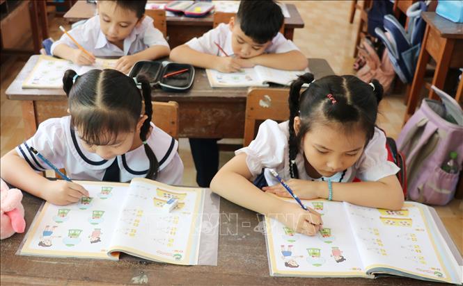 Học sinh lớp 1/3 trường Tiểu học An Thạnh Thủy, tỉnh Đồng Tháp. Ảnh: Hữu Chí - TTXVN