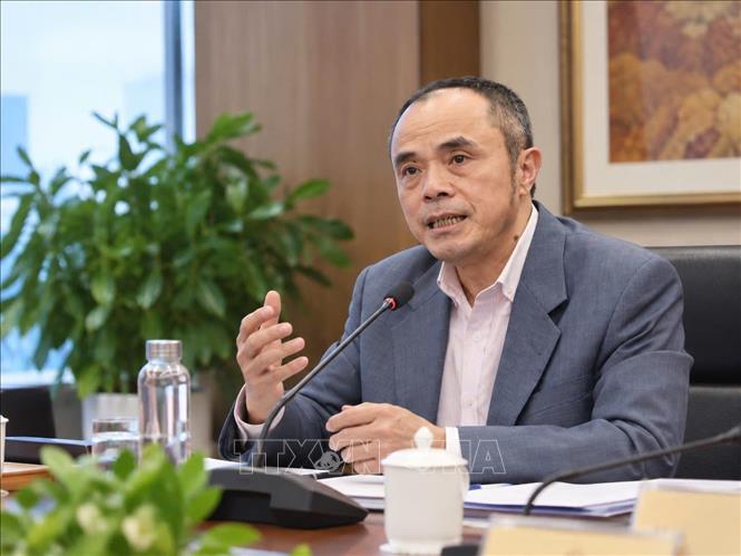 TS Lê Xuân Sang, Phó Viện trưởng Viện Kinh tế Việt Nam và Thế giới (Viện Hàn lâm Khoa học xã hội Việt Nam) đề xuất cần chuyển trọng tâm từ mở rộng mạng lưới cơ sở ươm tạo sang nâng cao chất lượng hoạt động của các tổ chức trung gian. Ảnh: Diệu Thúy - TTXVN