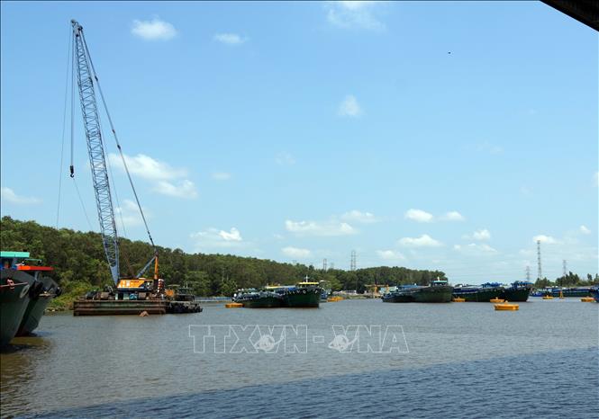 Cảng Nhà máy đạm Cà Mau. Ảnh: Trung Hiếu-TTXVN