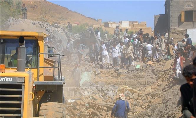 Hiện trường cuộc không kích ở tỉnh Saada, Yemen, ngày 18/10/2026. Ảnh: THX/TTXVN phát