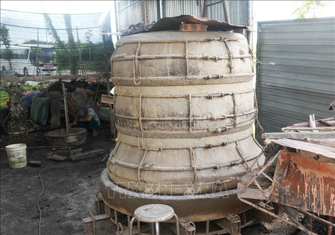 Khuôn đúc đồng ở cơ sở trên đường Huyền Trân Công Chúa, phường Thuận Hóa, thành phố Huế. Ảnh: Nguyên Lý-TTXVN