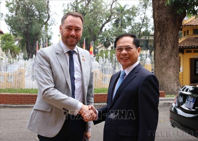 Phó Thủ tướng, Bộ trưởng Ngoại giao Bùi Thanh Sơn tiếp Phó Thủ tướng, Bộ trưởng Ngoại giao, Các vấn đề châu Âu và và Hợp tác phát triển của Vương quốc Bỉ Maxime Prévot, thăm và làm việc tại Việt Nam (Hà Nội, 31/3/2025). Ảnh: An Đăng - TTXVN