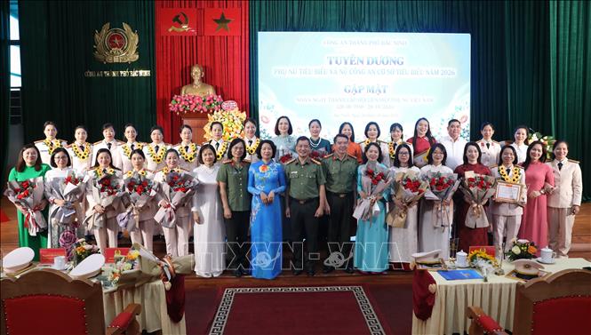 Các đại biểu chụp ảnh chung. Ảnh: Danh Lam - TTXVN