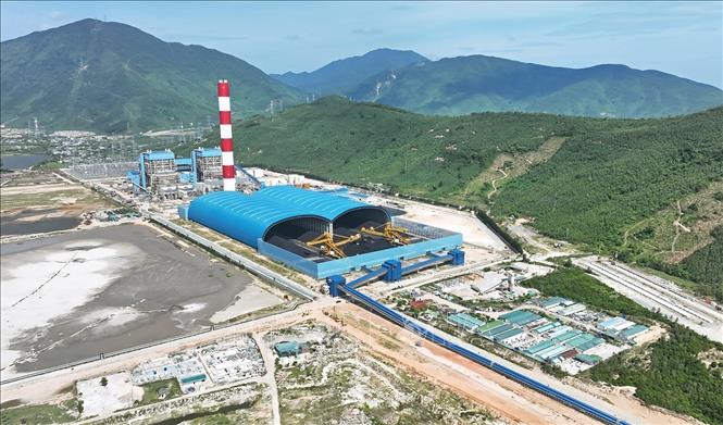 Nhà máy Nhiệt điện Quảng Trạch 1 thuộc Trung tâm Điện lực Quảng Trạch, tỉnh Quảng Trị. Ảnh: Vũ Sinh - TTXVN
