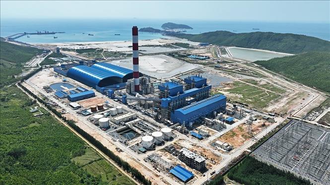 Nhà máy Nhiệt điện Quảng Trạch 1 thuộc Trung tâm Điện lực Quảng Trạch, tỉnh Quảng Trị. Ảnh: Vũ Sinh - TTXVN