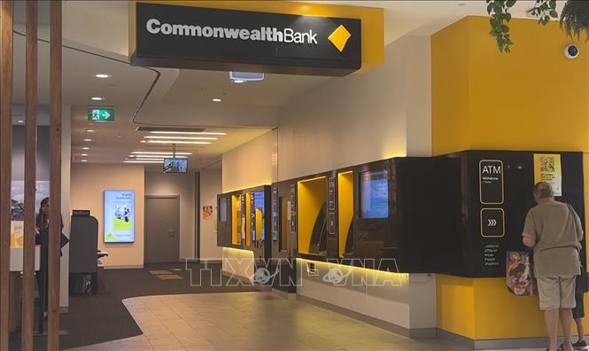 Bên trong một chi nhánh của Ngân hàng Commonwealth tại Sydney. Ảnh: Trung Trang – PV TTXVN tại Australia