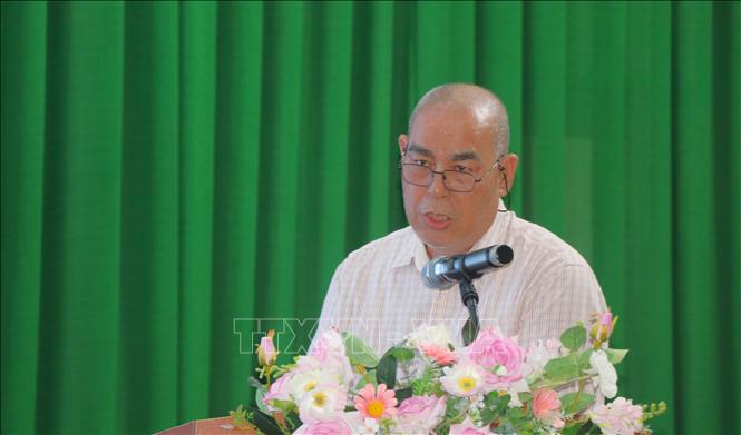 Diễn giả Trần Hoàng Tuyên, Phó Giám đốc Trung tâm Nghiên cứu kinh doanh và Hỗ trợ doanh nghiệp trình bày tham luận. Ảnh: Nguyễn Hằng - TTXVN