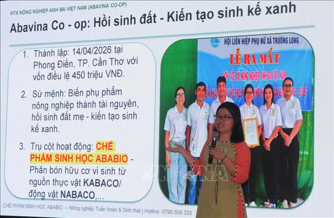  Đại diện doanh nghiệp trình bày tham luận. Ảnh: Nguyễn Hằng - TTXVN