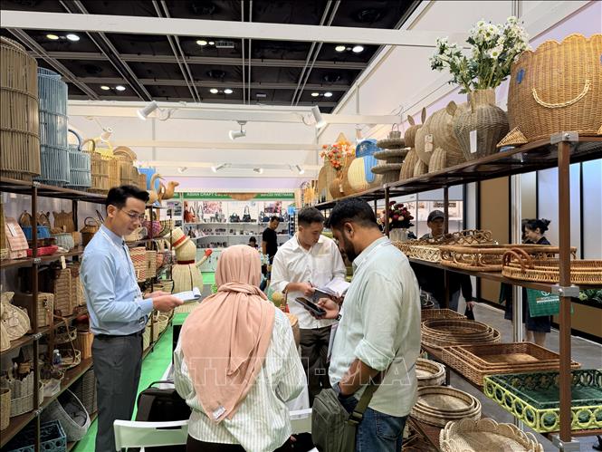 20 doanh nghiệp Việt Nam tham gia, giới thiệu các sản phẩm xuất khẩu thế mạnh tại MEGA SHOW Hong Kong 2026. Ảnh: Lê Anh-PV TTXVN tại Hong Kong