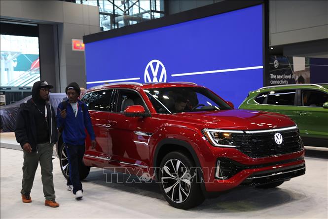 Ô tô của hãng Volkswagen được trưng bày tại triển lãm ở New York, Mỹ. Ảnh: THX/TTXVN phát