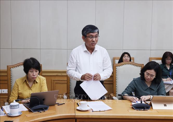 Thứ trưởng Bộ Khoa học và Công nghệ Trần Trung Tính báo cáo. Ảnh: Lâm Khánh - TTXVN