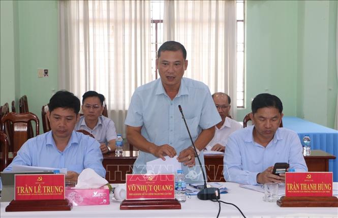 Ông Võ Nhựt Quang, Phó Giám đốc Sở Tài chính thành phố Cần Thơ phát biểu tại buổi làm việc. Ảnh: Duy Khương - TTXVN