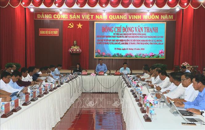 Quang cảnh làm việc. Ảnh: Duy Khương - TTXVN
