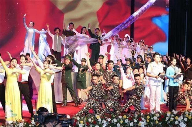 Sáng 22/10/2021, tại thành phố Hải Phòng, Bộ Quốc phòng phối hợp với thành phố Hải Phòng tổ chức Lễ kỷ niệm 60 năm Ngày mở đường Hồ Chí Minh trên biển (23/10/1961 - 23/10/2021). Ảnh: Trọng Đức - TTXVN