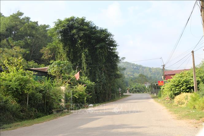 Các tuyến đường trên địa bàn xã Xuân Du sạch sẽ trở lại sau khi rác thải được thu gom. Ảnh: Khiếu Tư - TTXVN
